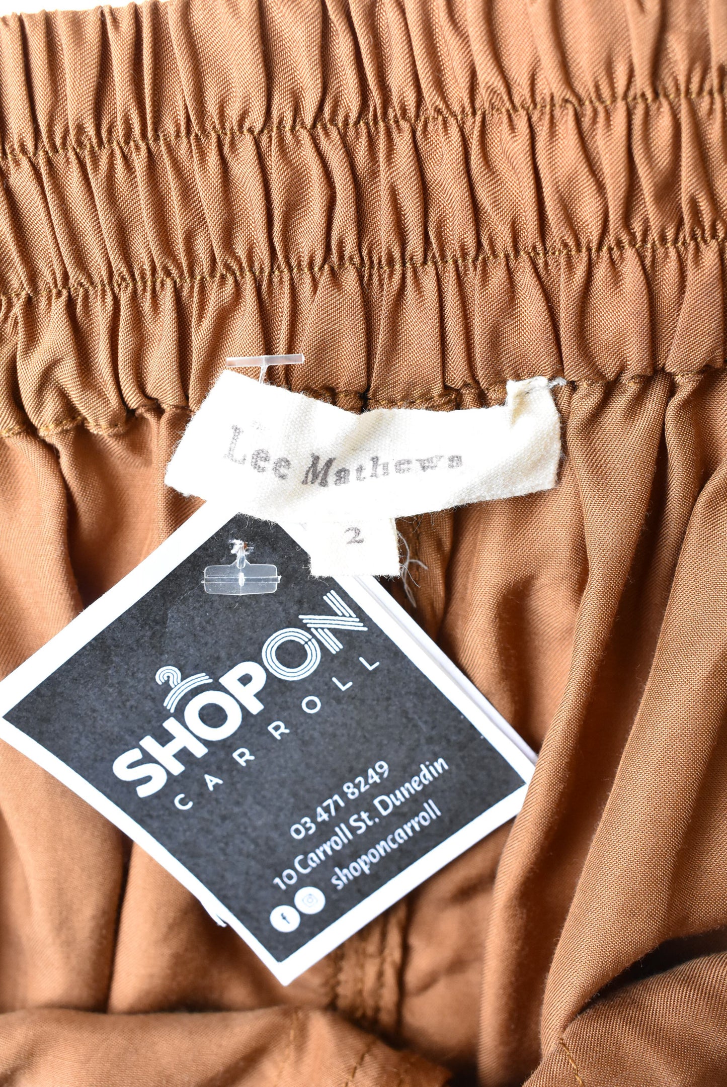 Lee Mathews 100% silk skirt, size S
