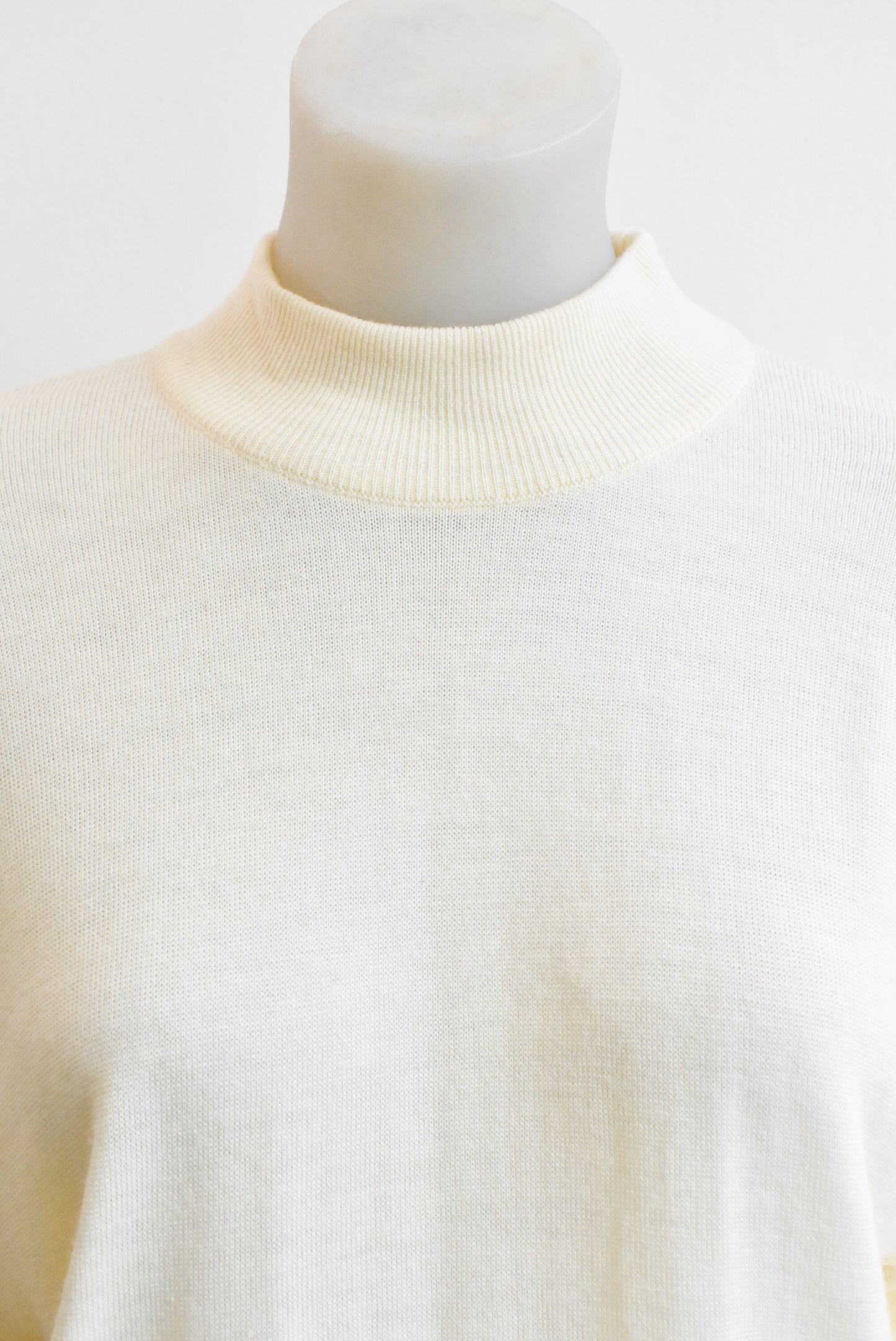 Ivory coloured sweater, size S-M