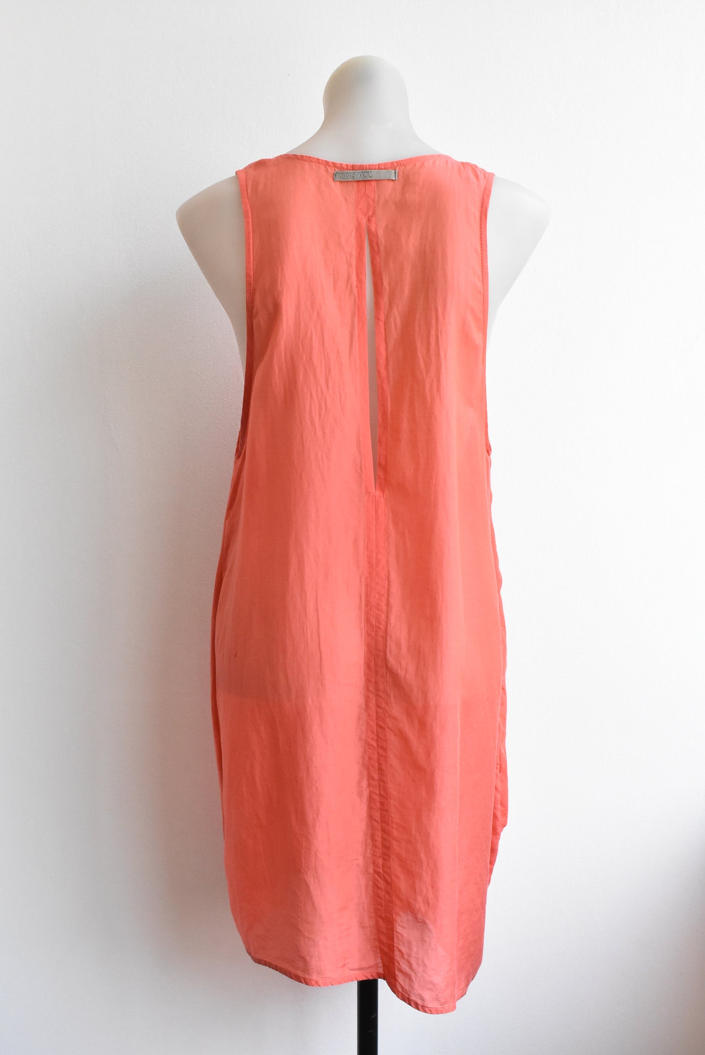 Hopetown coral silk sleeveless dress with front paneling. M