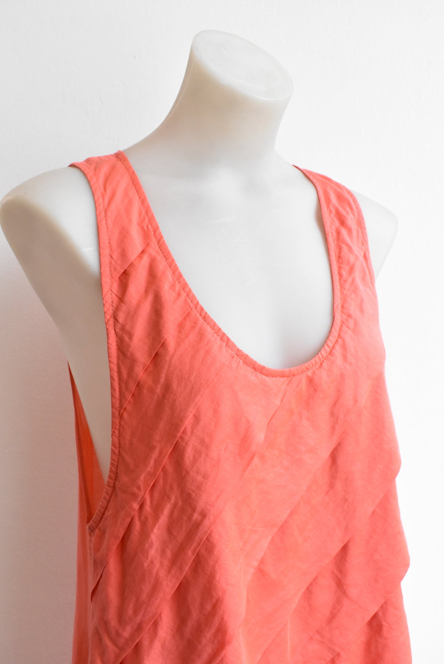 Hopetown coral silk sleeveless dress with front paneling. M