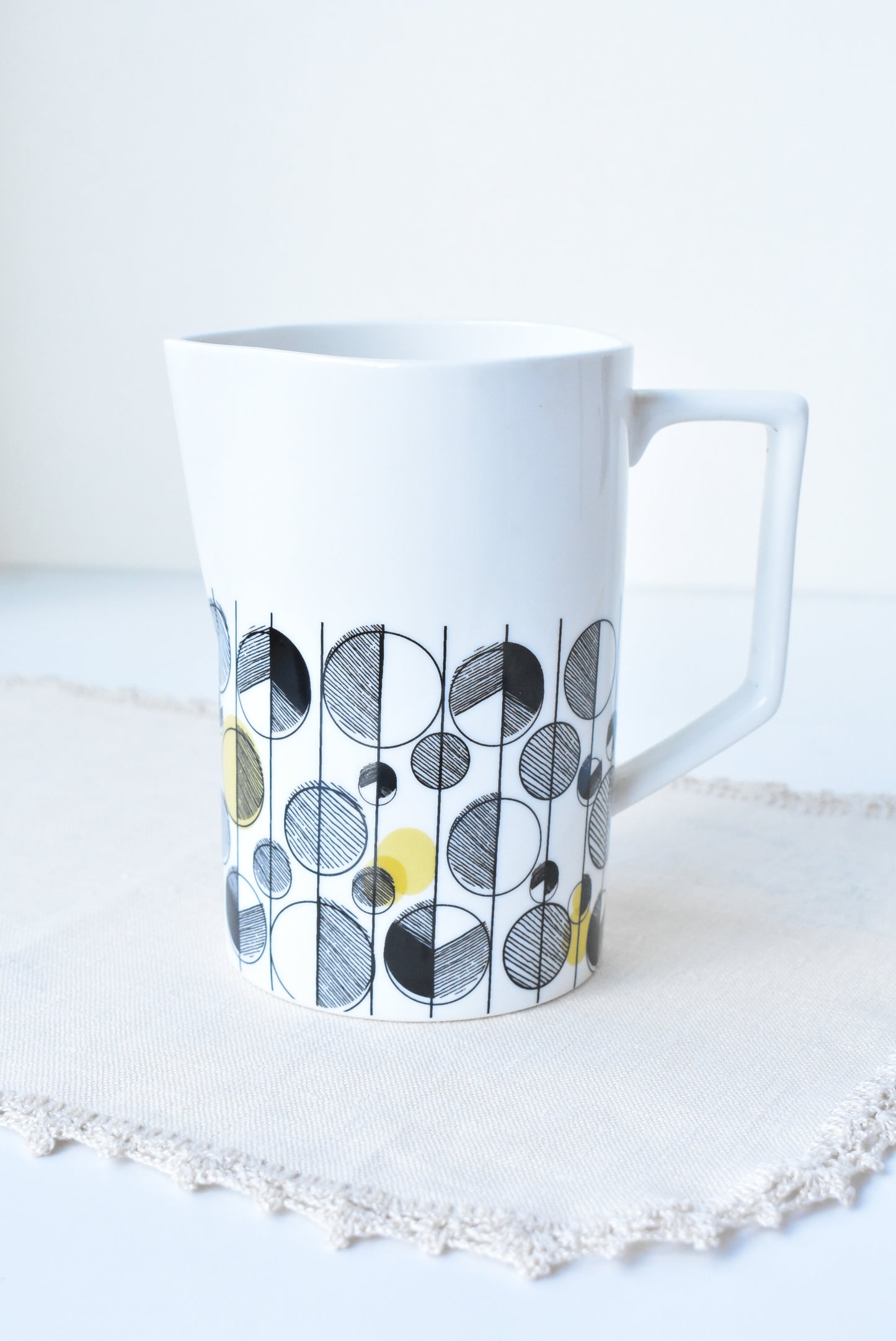 Nood abstract flower ceramic jug
