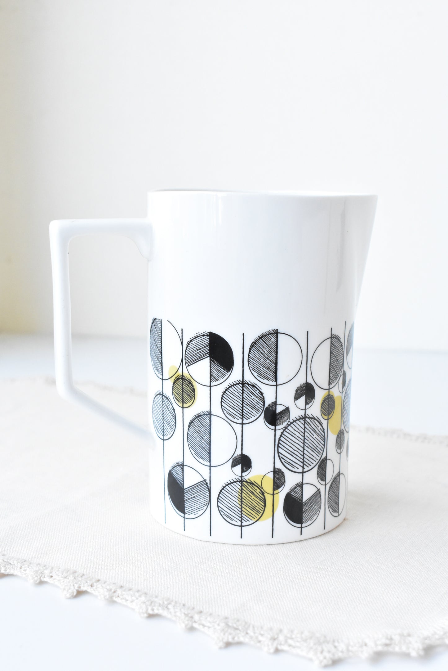 Nood abstract flower ceramic jug