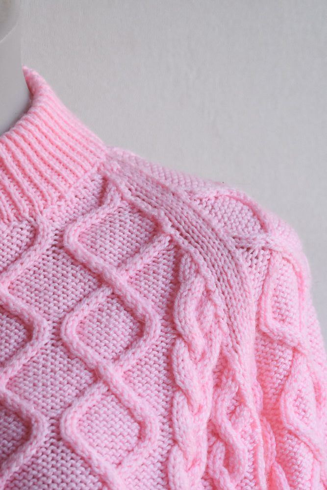 Handmade acrylic jumper cable design pink M