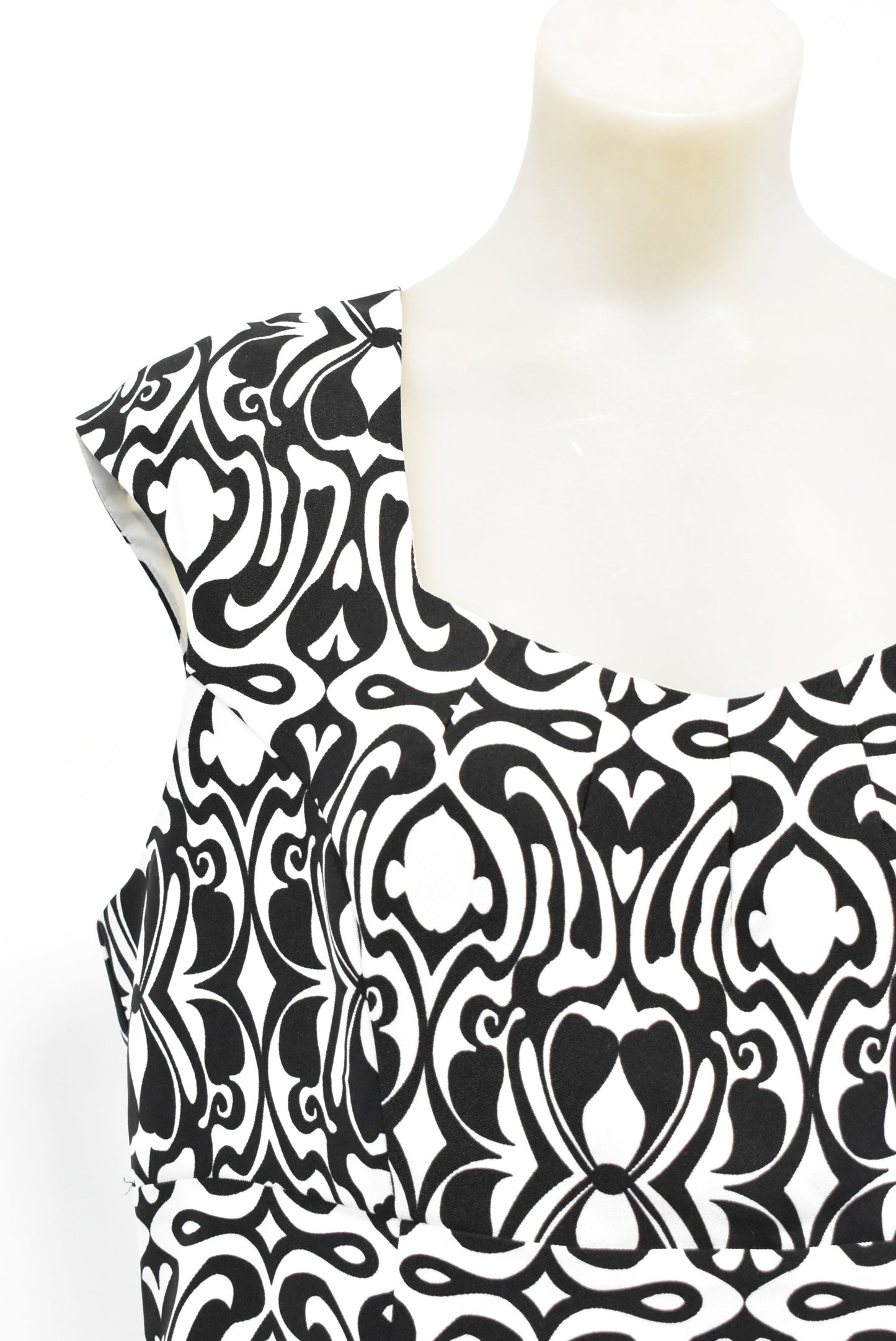Black and white dress (NWT) 14
