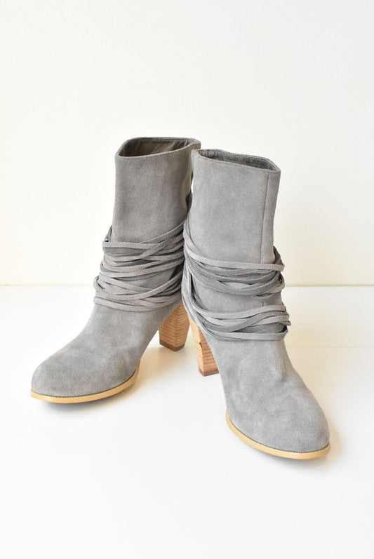 Kathryn Wilson grey suede boots - size 38