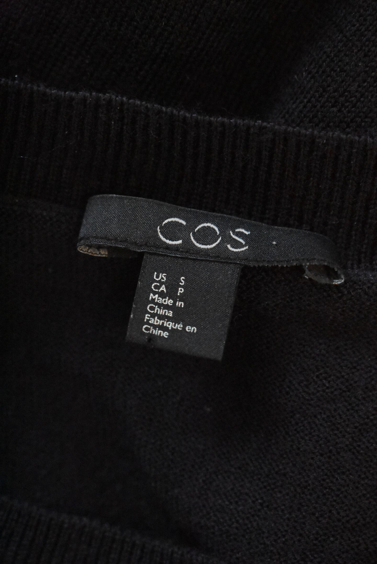 Cos black pullover, S