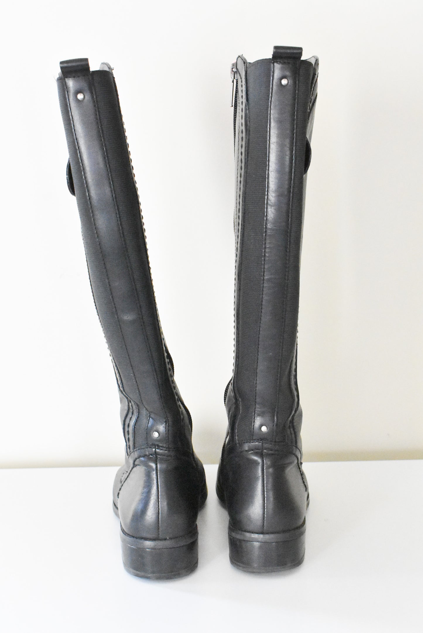 Diana Ferrari, Black knee high boots, 6.5