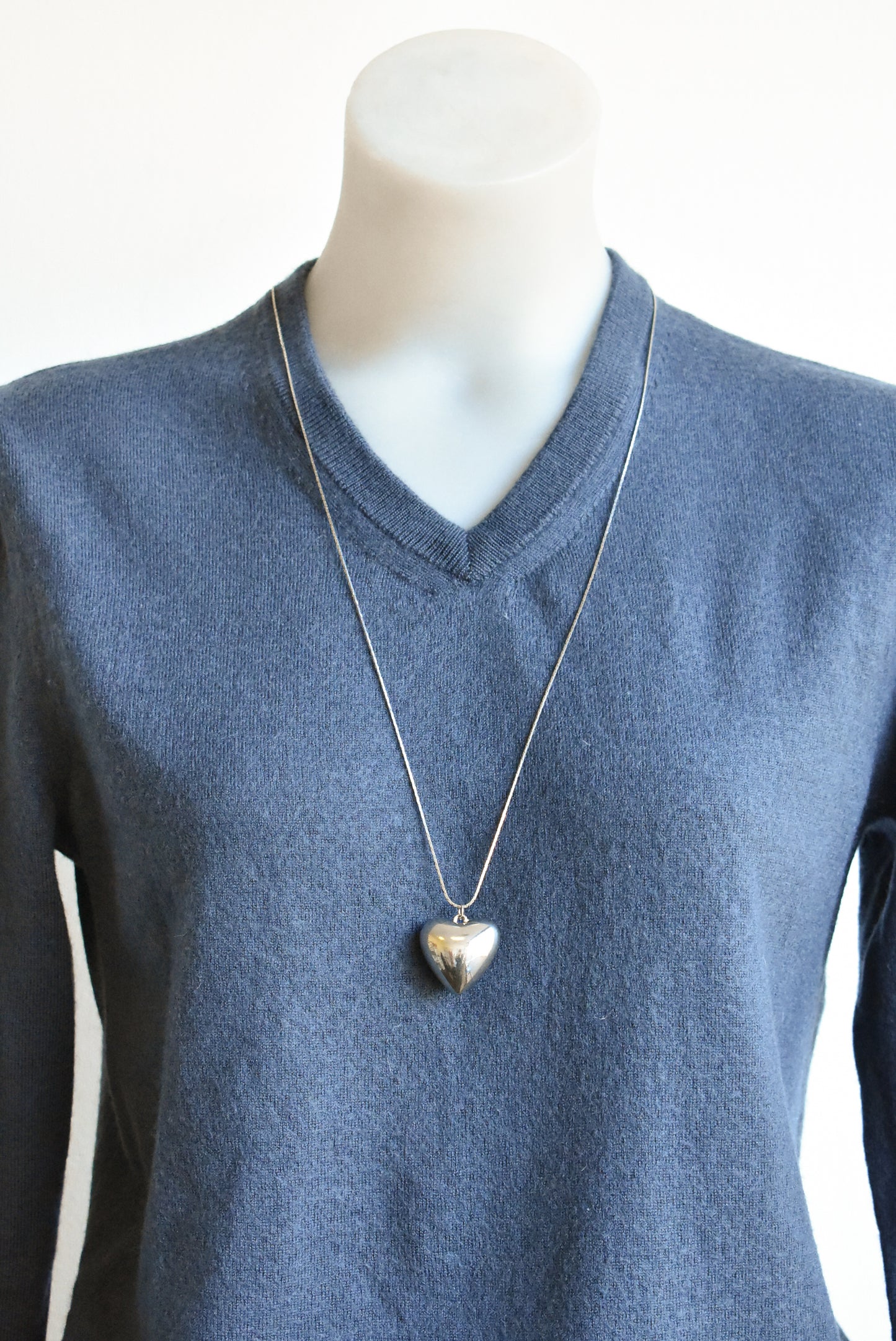 Whole heart pendant necklace
