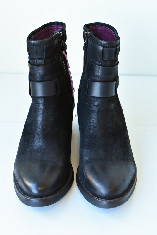 Valdo oily black leather boots, size 37