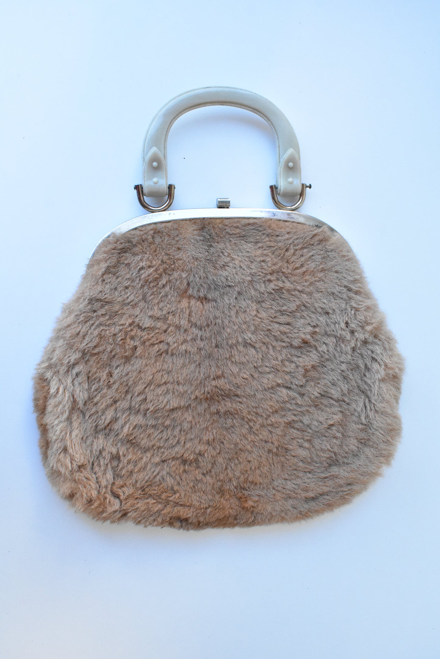 Kangaroo handbag