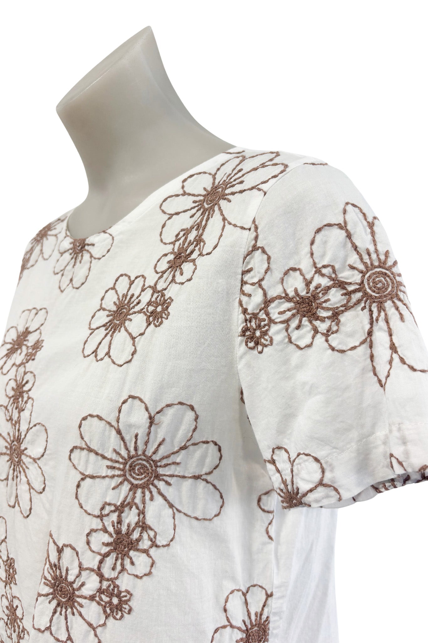 Aunty clothing NZ made cotton flower embossed top, S