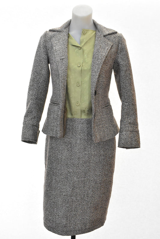 Two piece lined suit (likely wool), S