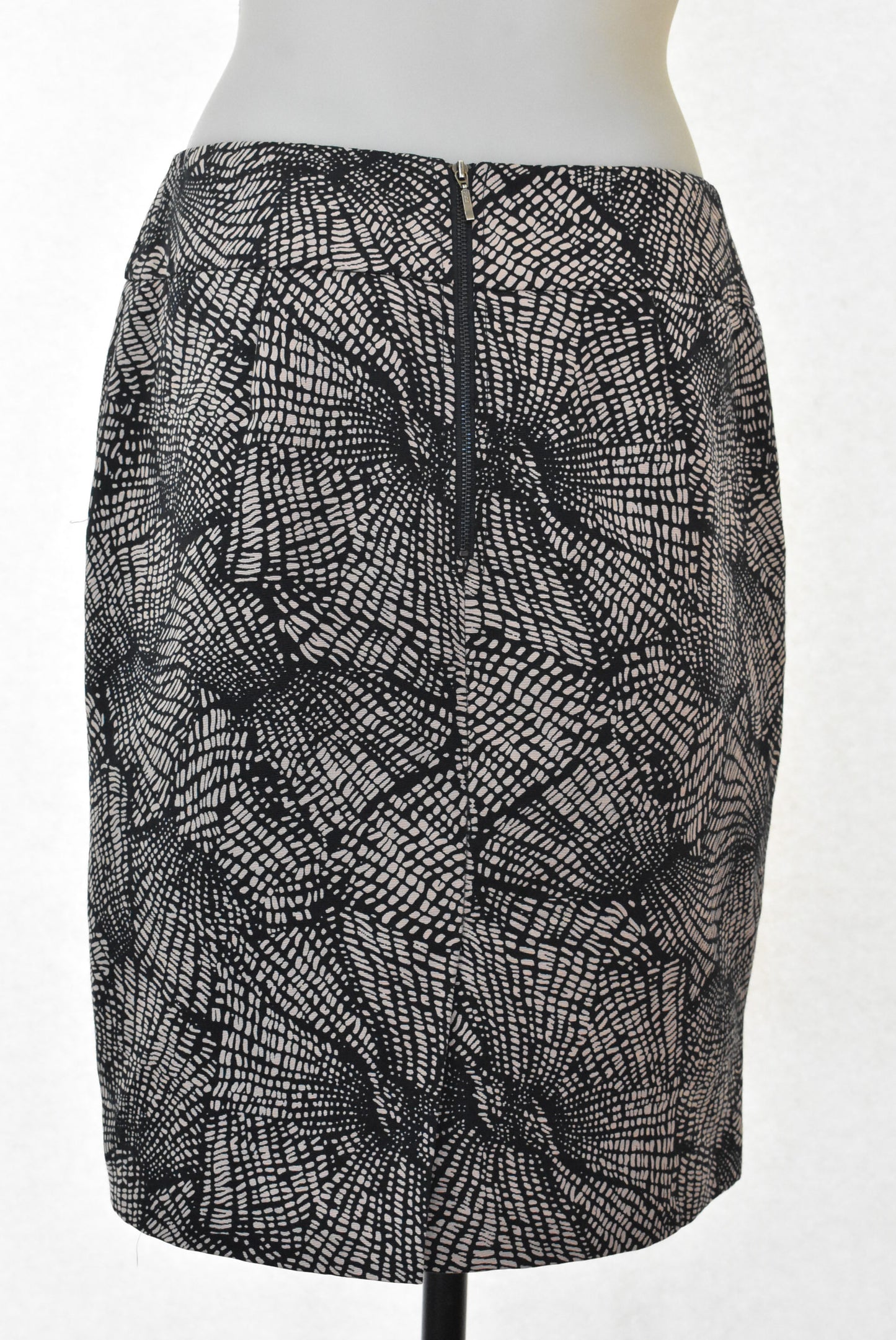 Jacqui E lined mini skirt with pockets, 10