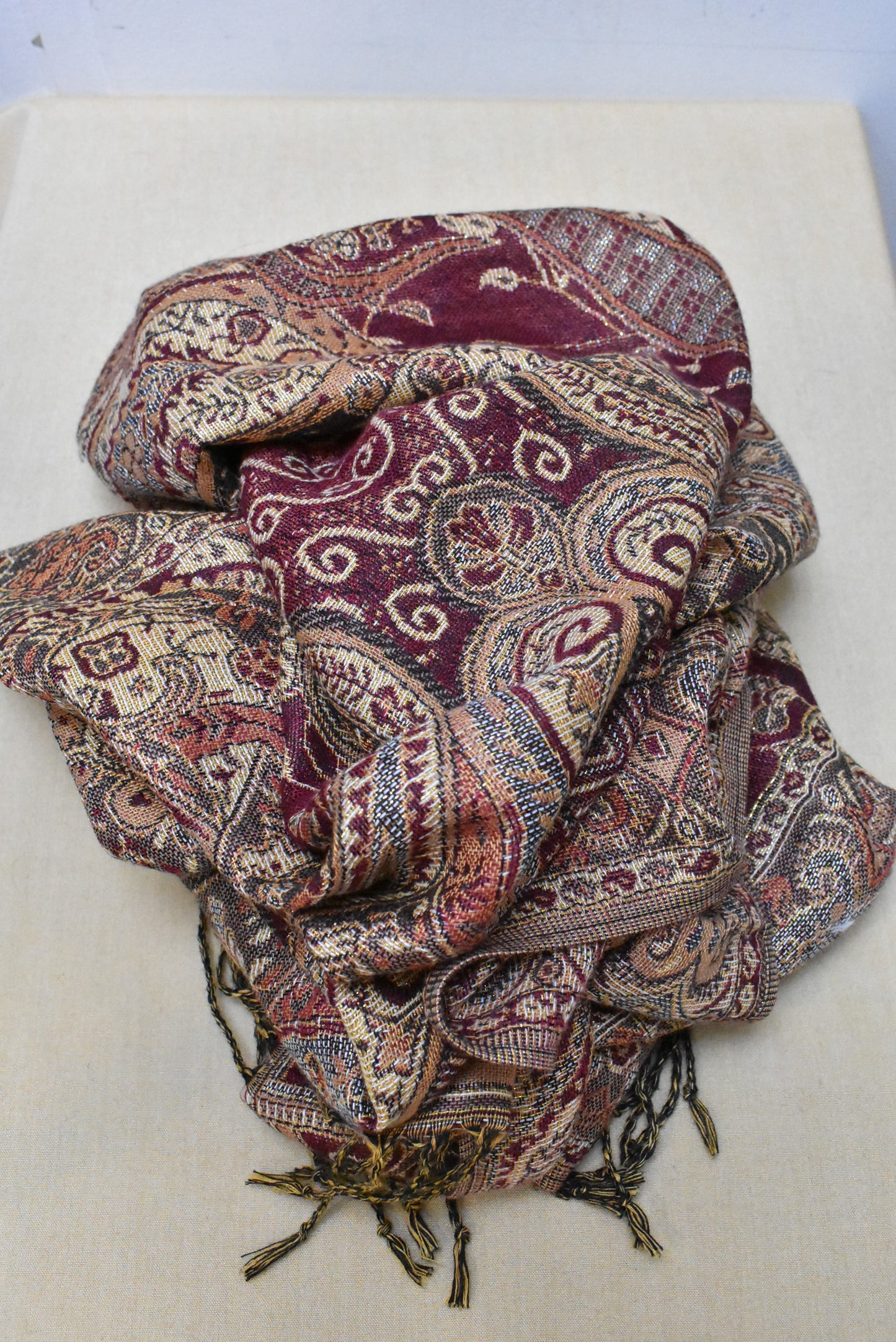 100% Pashmina fabric scarf