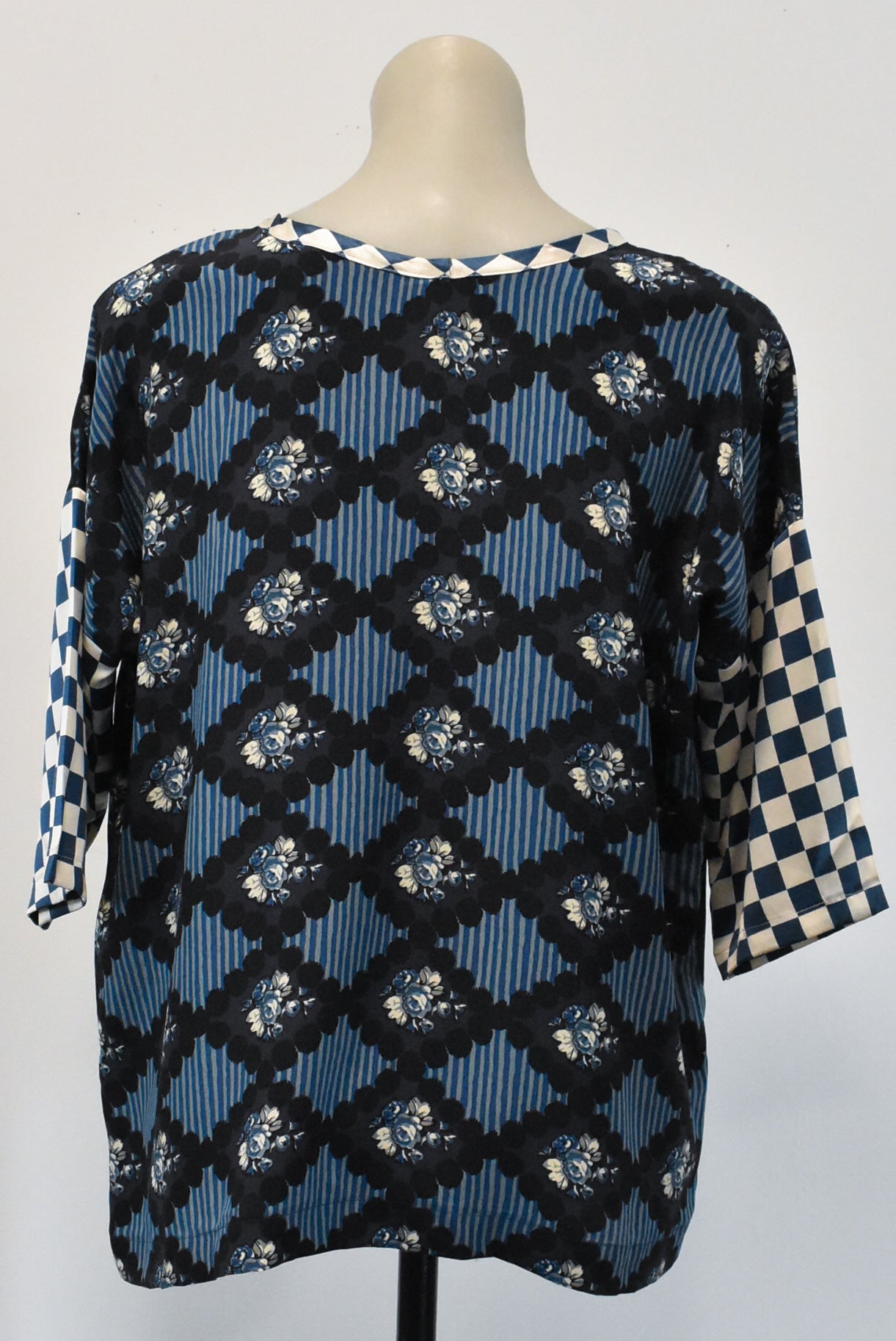 Handmade blue flowers top, L