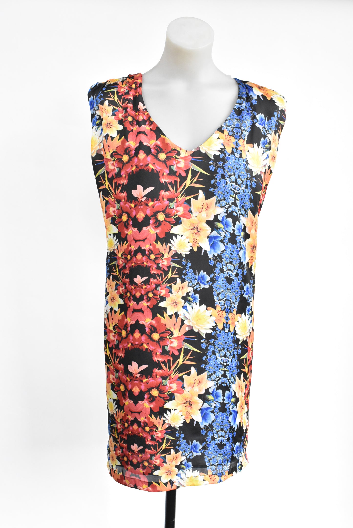 Seed sleeveless flower dress, Size 6