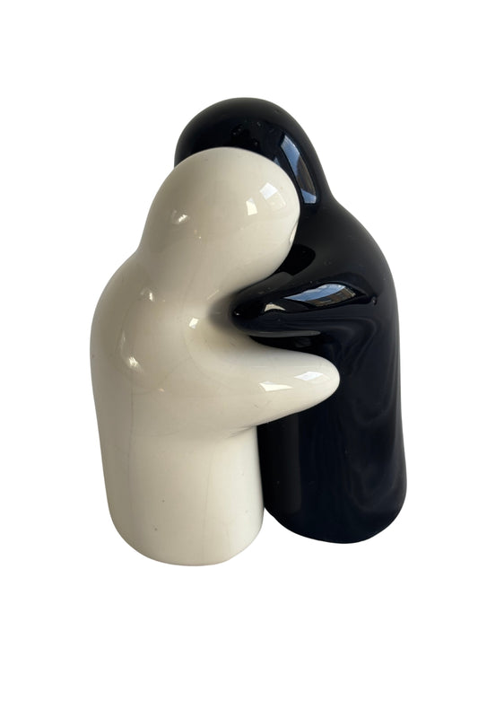 Hugging salt + pepper shakers