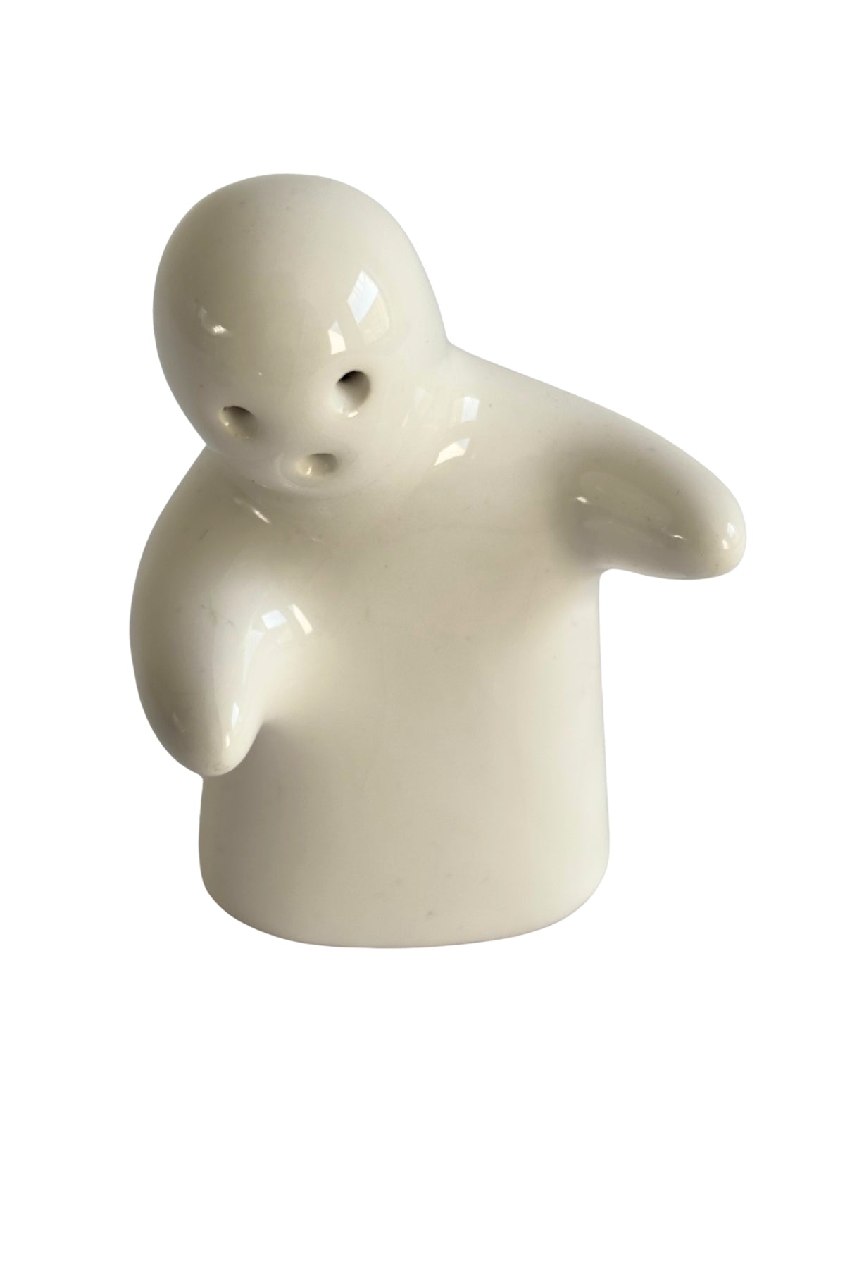 Hugging salt + pepper shakers