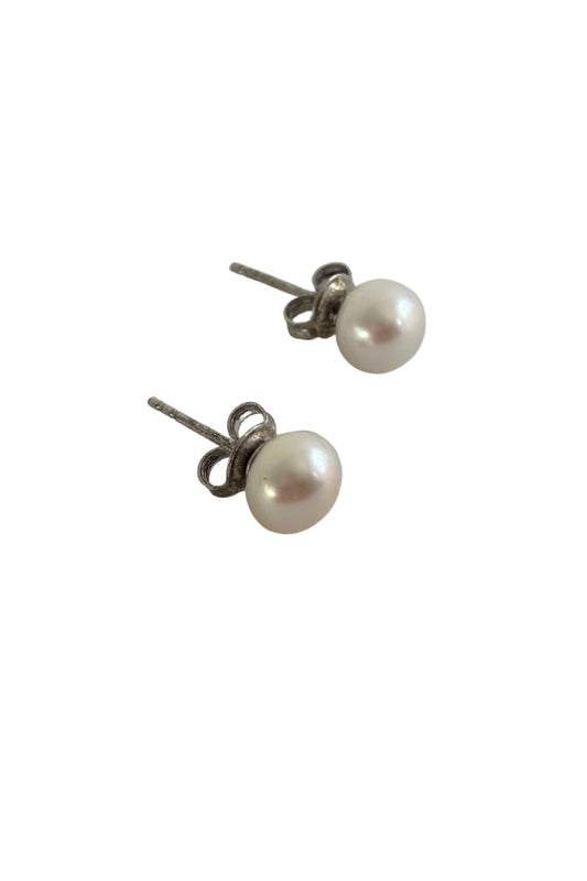 White pearl 925 stud earrings