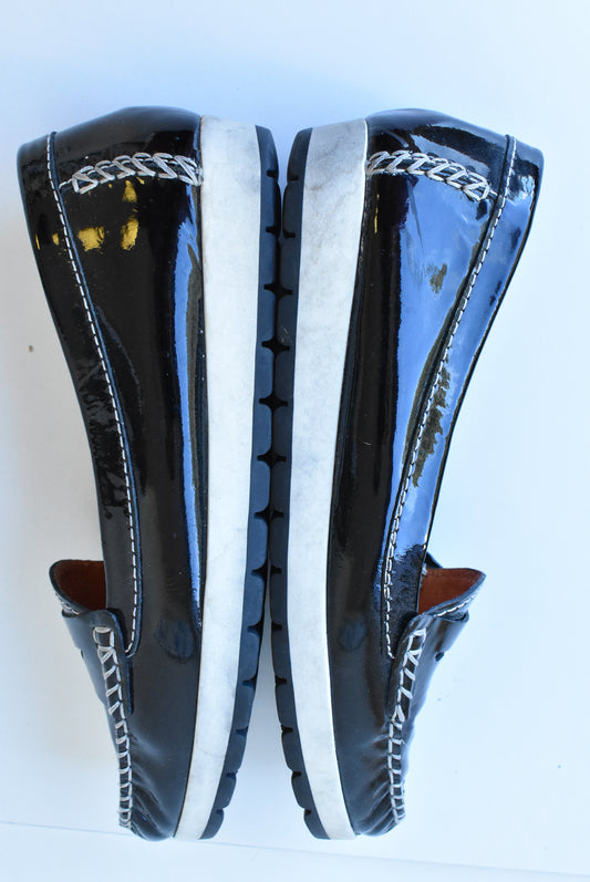 Geox Black patent leather shoes Sz 40