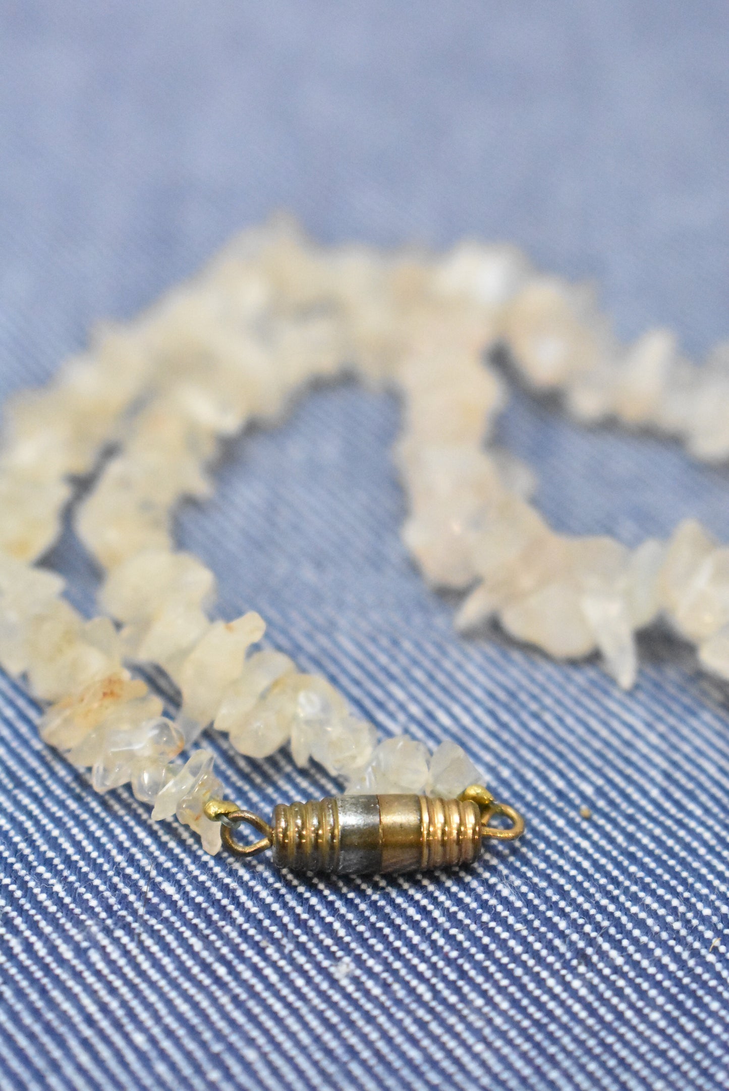 Quartz chips bead necklace