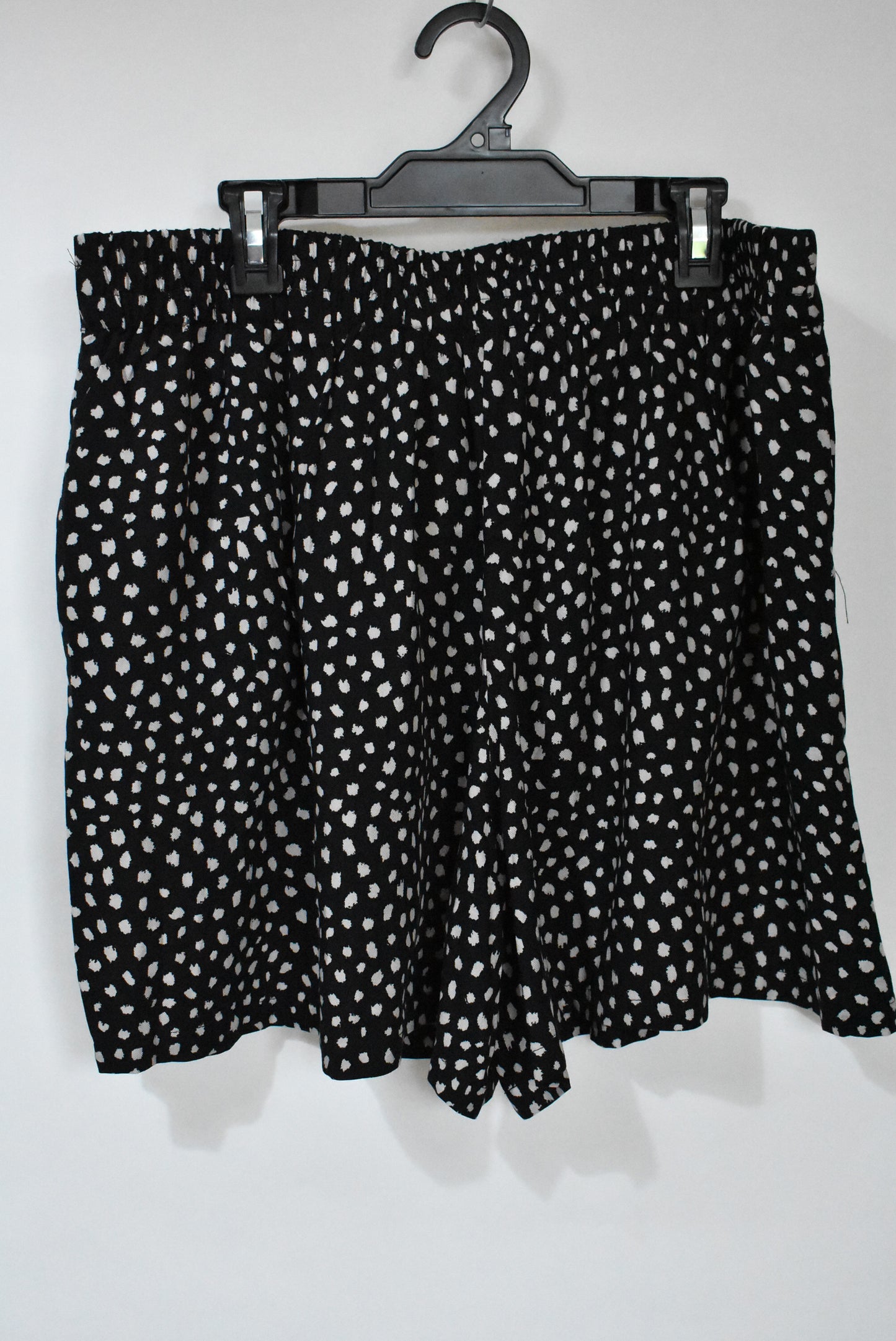 Spotty shorts with pockets, S/M