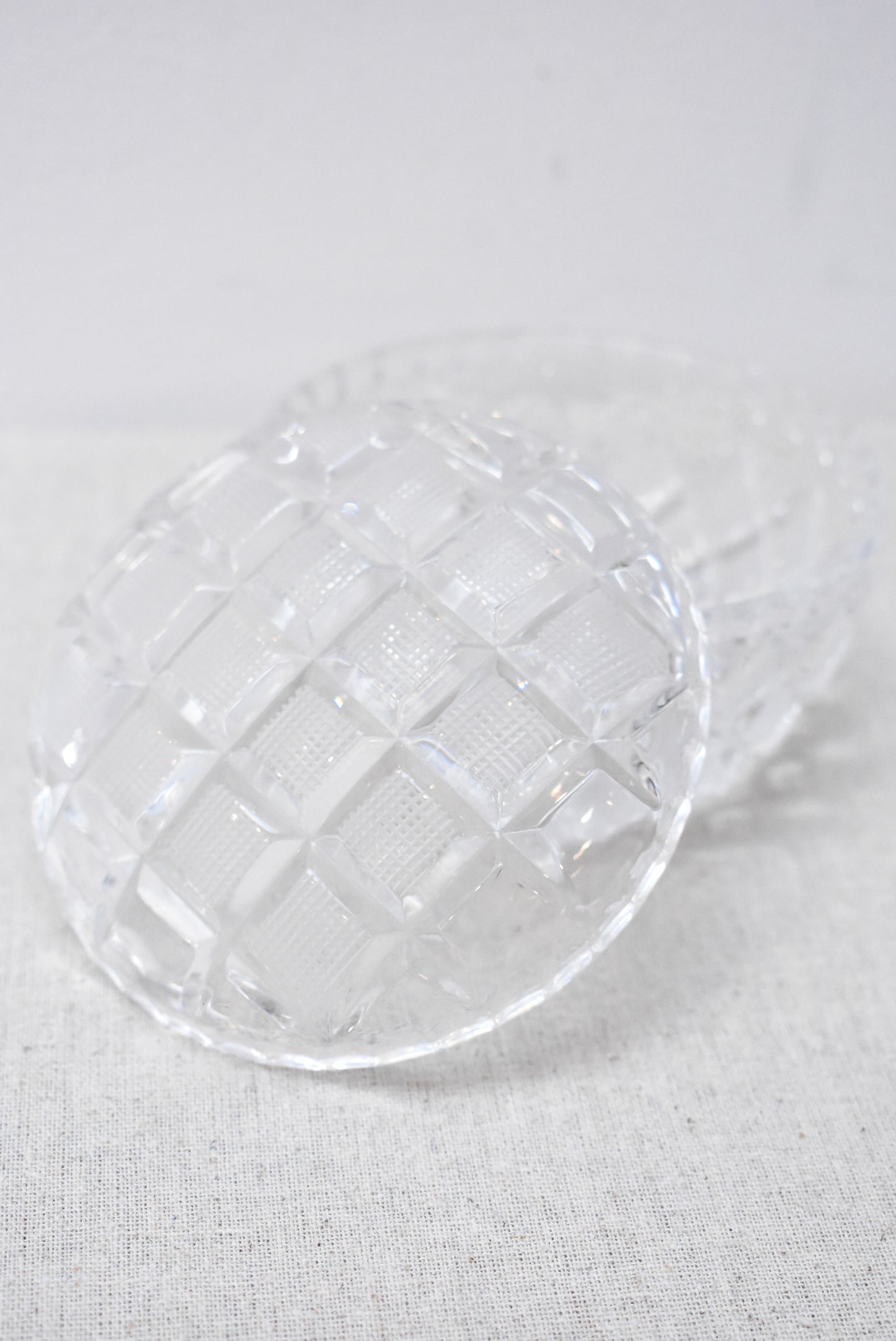 Lidded crystal bowl