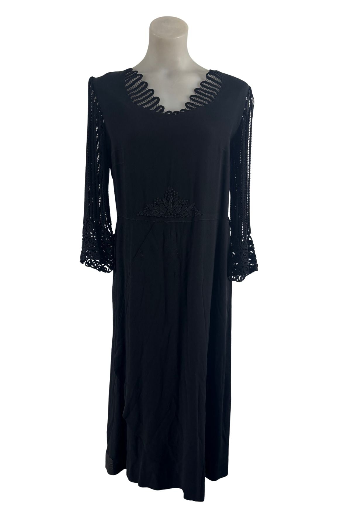 1930’s/40’s Black chunky lace, crepe midi dress, M