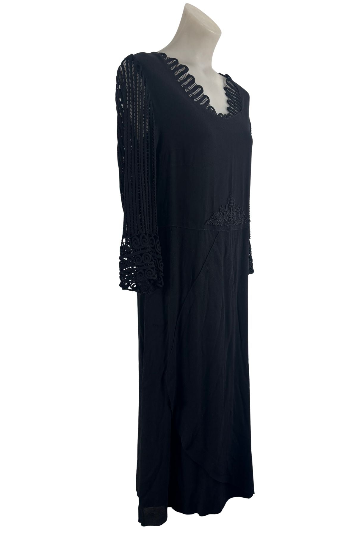 1930’s/40’s Black chunky lace, crepe midi dress, M