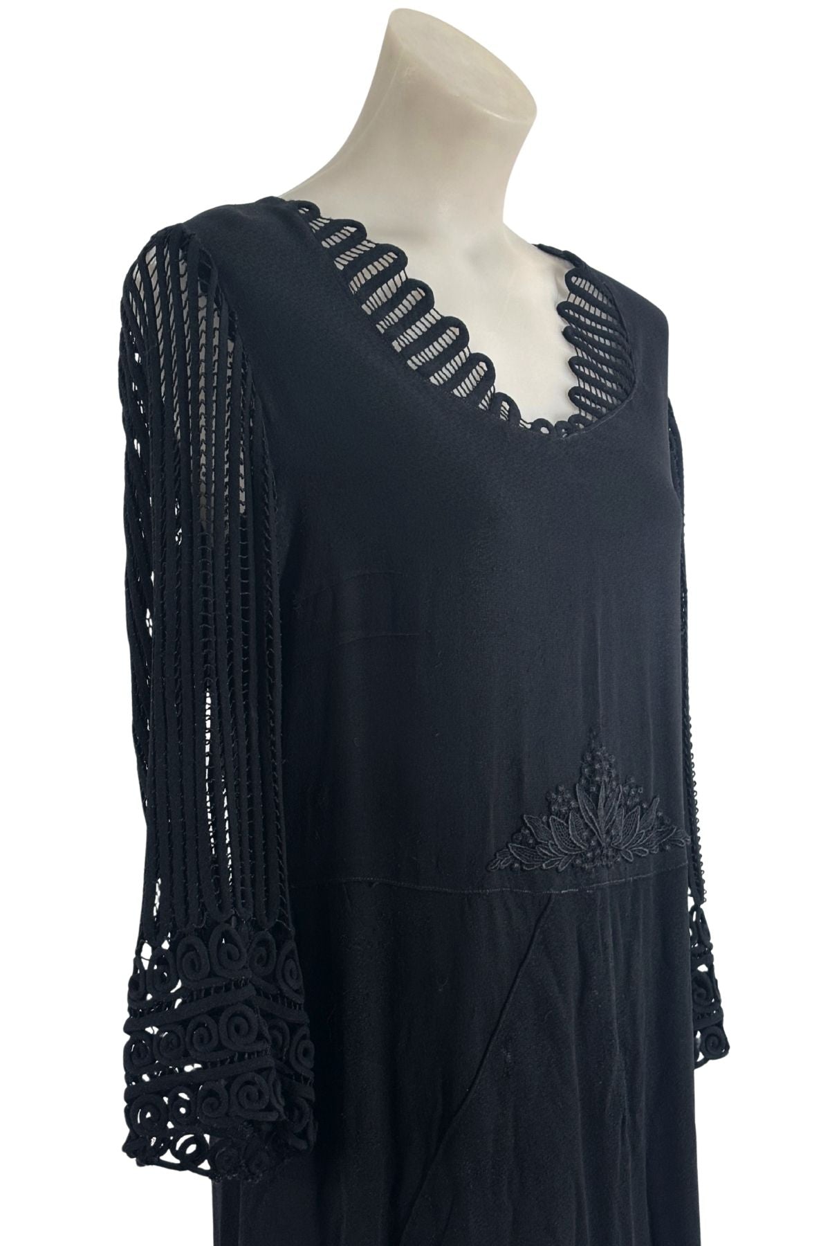 1930’s/40’s Black chunky lace, crepe midi dress, M