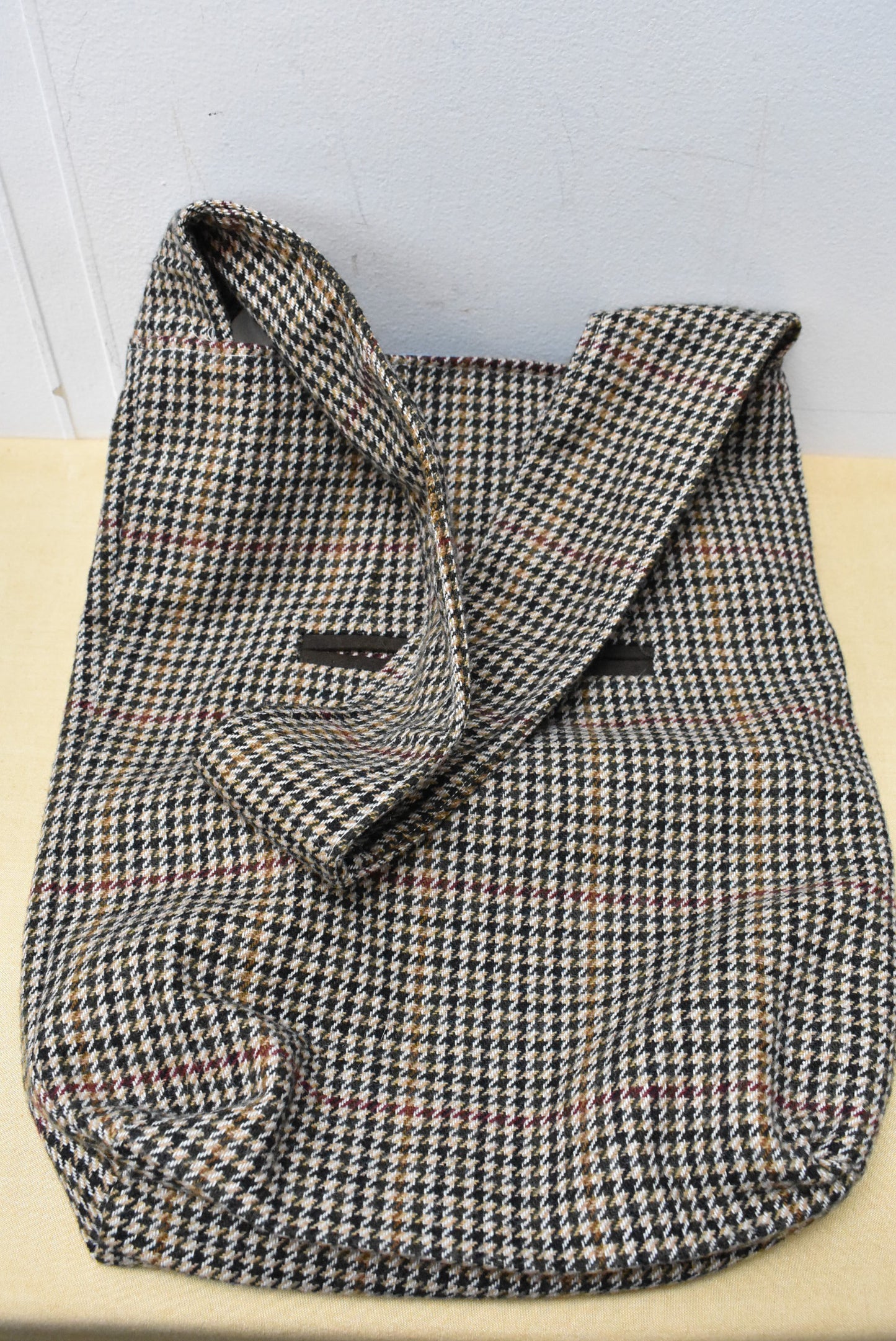 Houndstooth tote