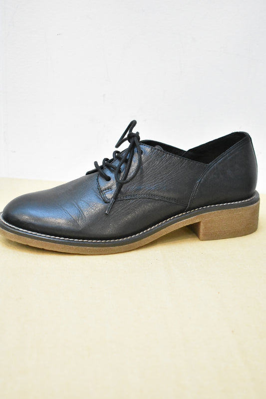 Eden collection brand new black leather shoes, 38