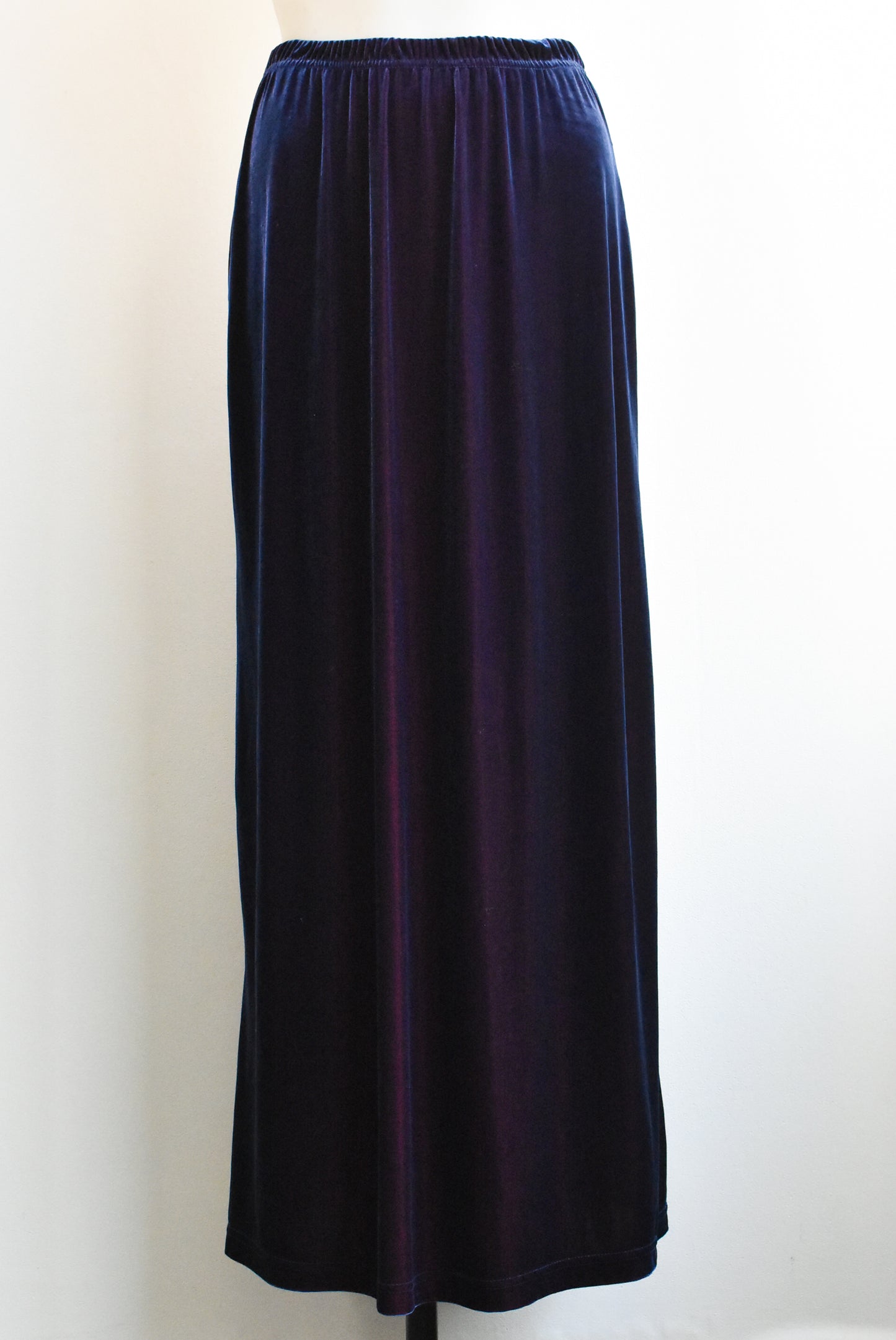 Hot Couture iridescent midnight blue velour skirt, size 14