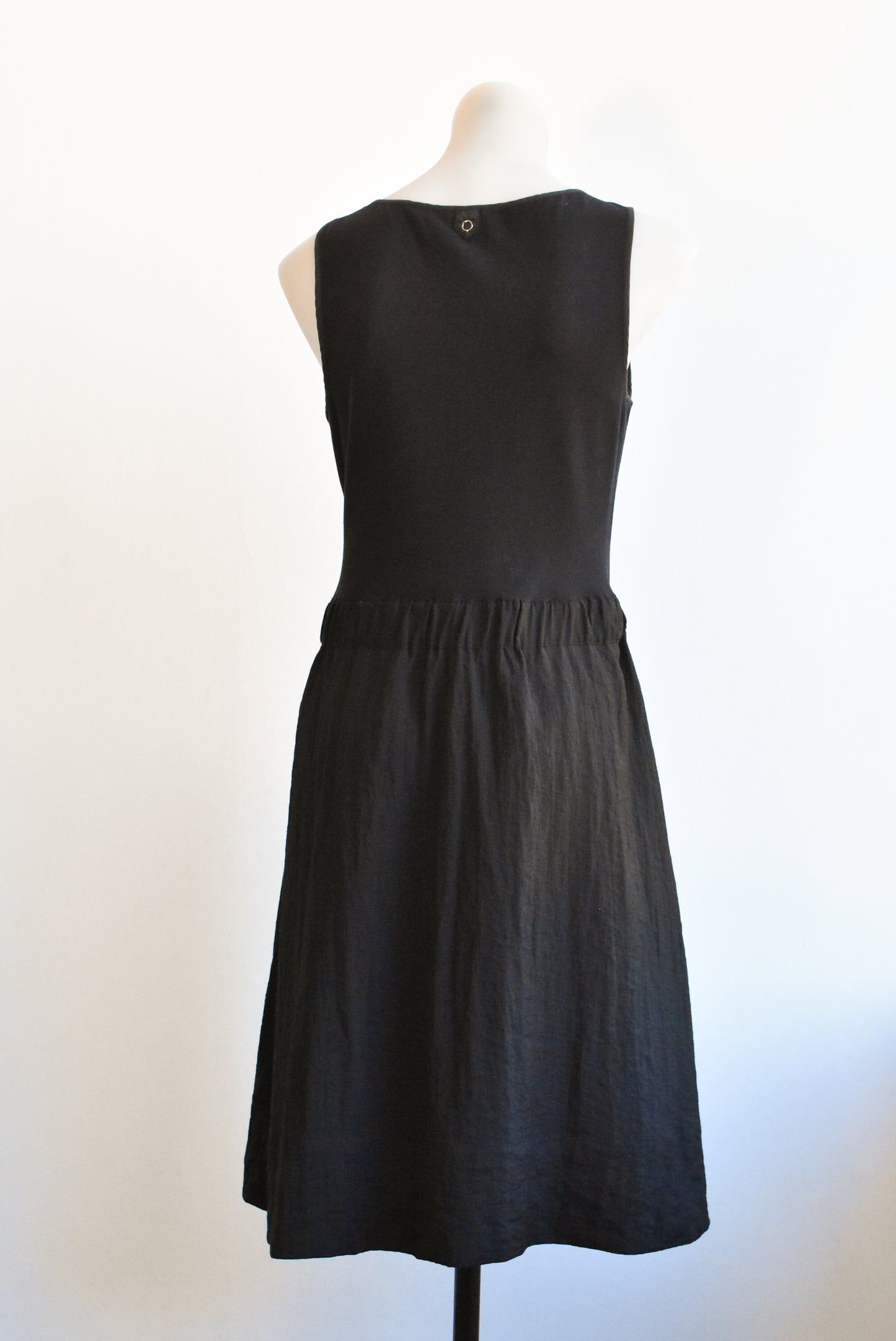 Jacqui-e sleeveless black dress with front pockets, size 12