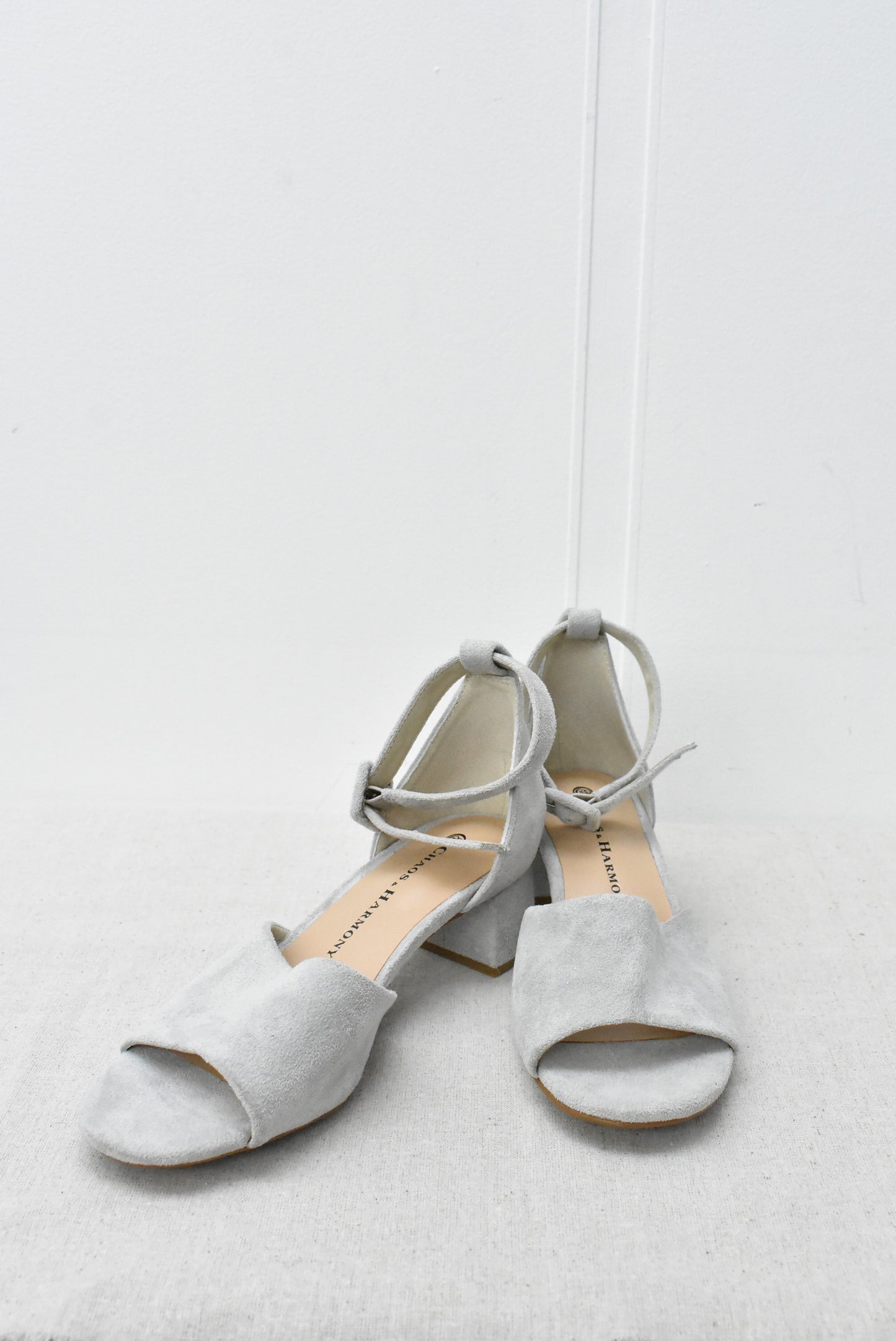 Chaos & Harmony light grey heels, 38