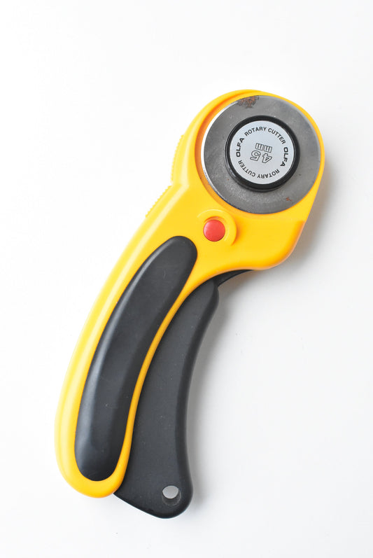Olfa Delux rotary cutter, 45mm blade