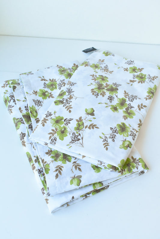 Retro pair of double flat sheets