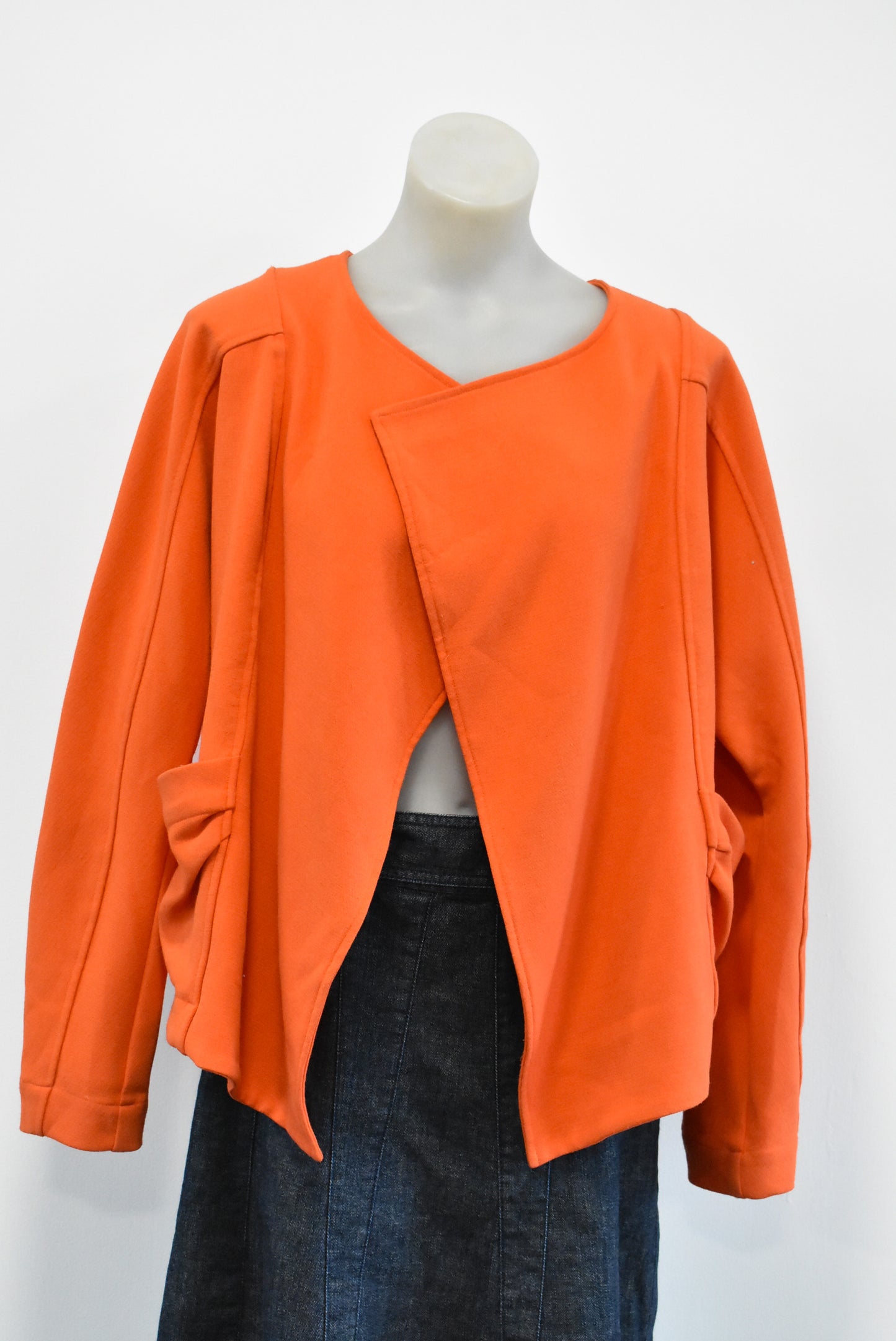 Moochi (NZ) cropped open front orange jacket/top, 10