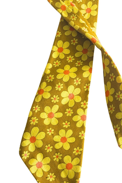 Retro yellow flowers tie