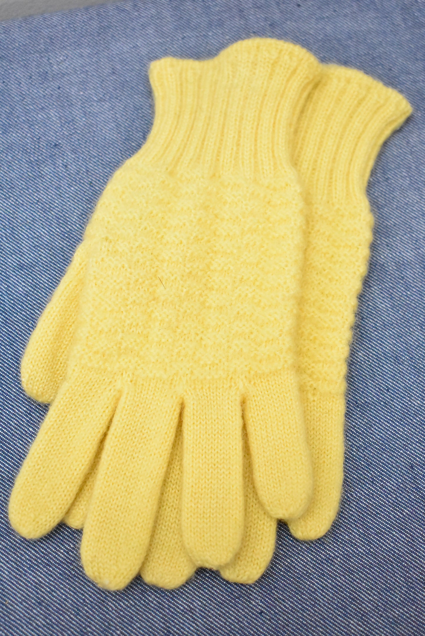 Yellow wool cable knit gloves, XS/Teen