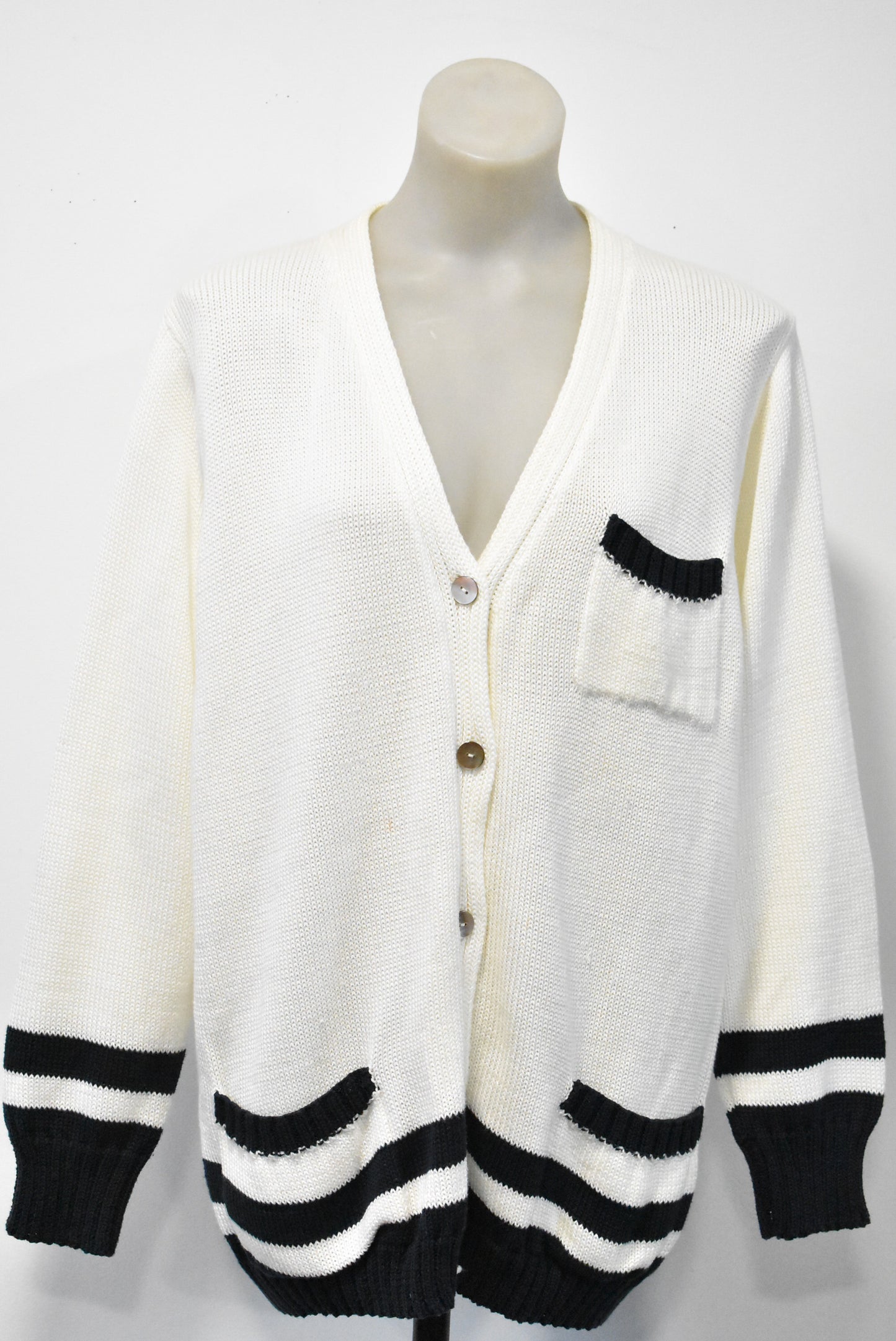 Caroline Sills v-neck cardigan, M