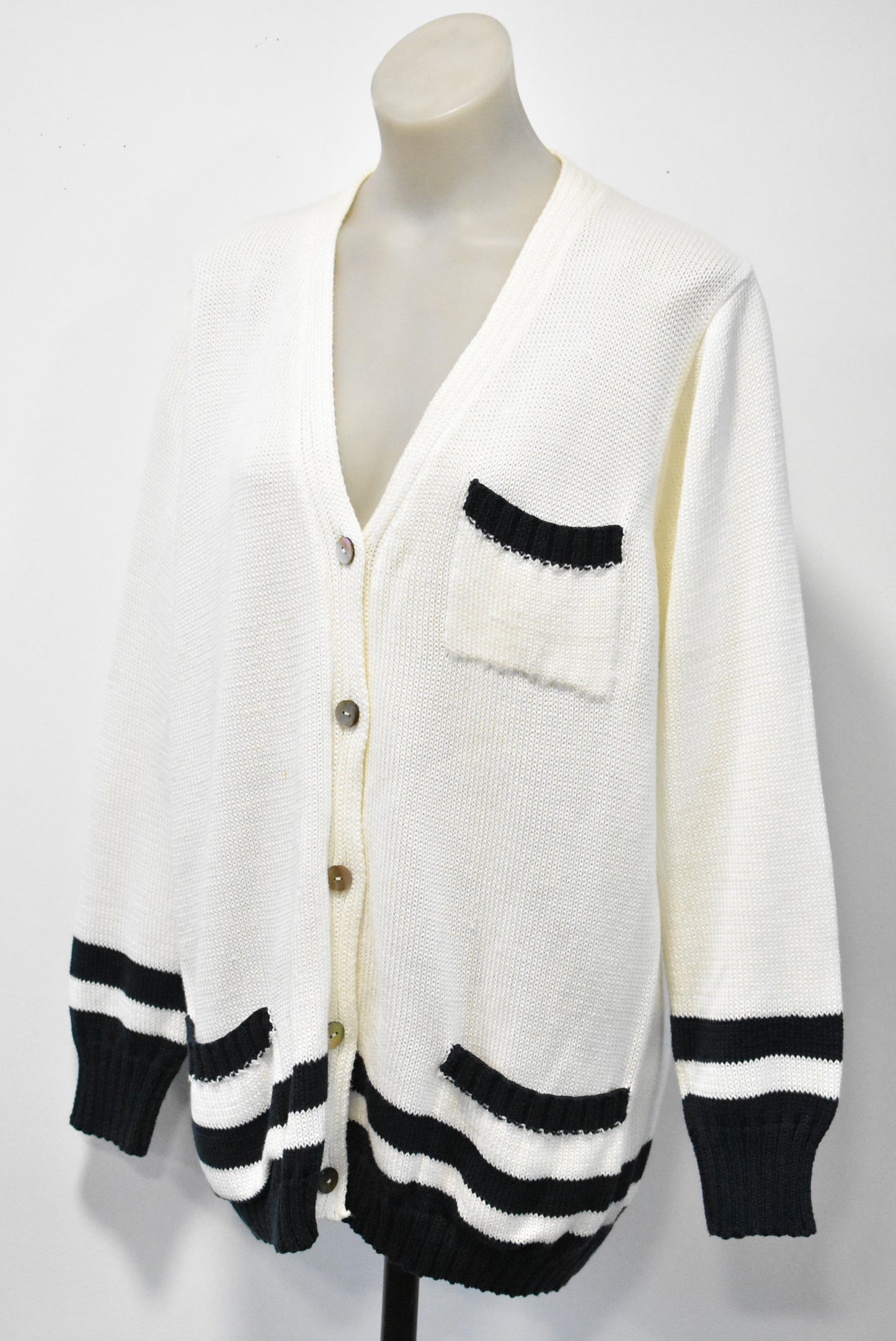 Caroline Sills v-neck cardigan, M