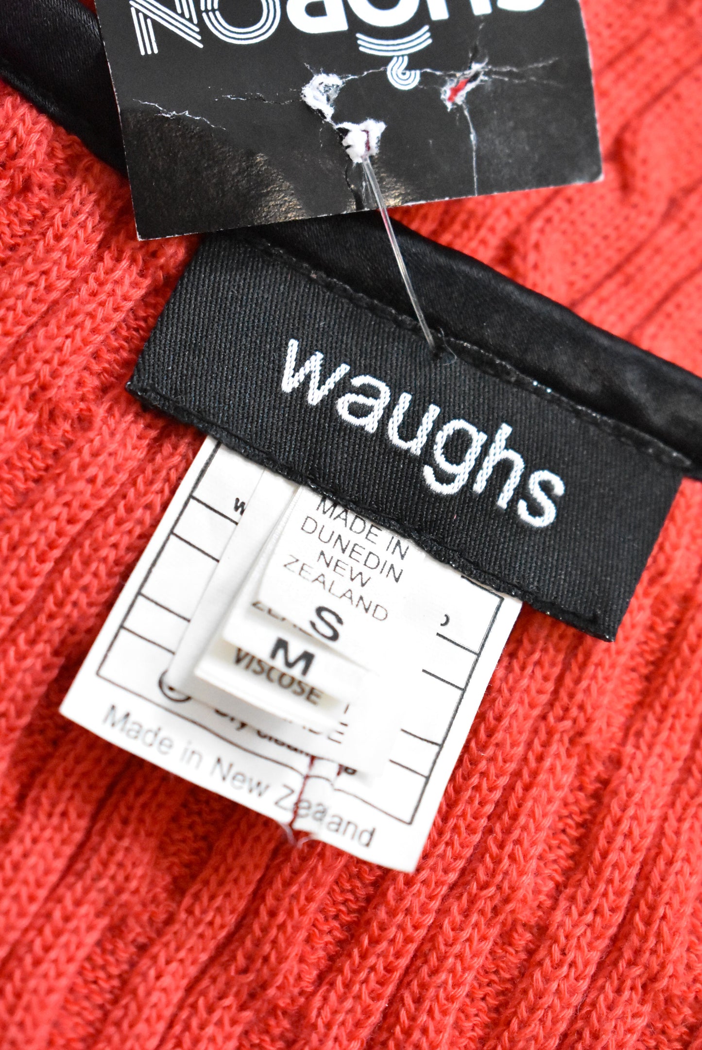 Waughs red cable knit top, M