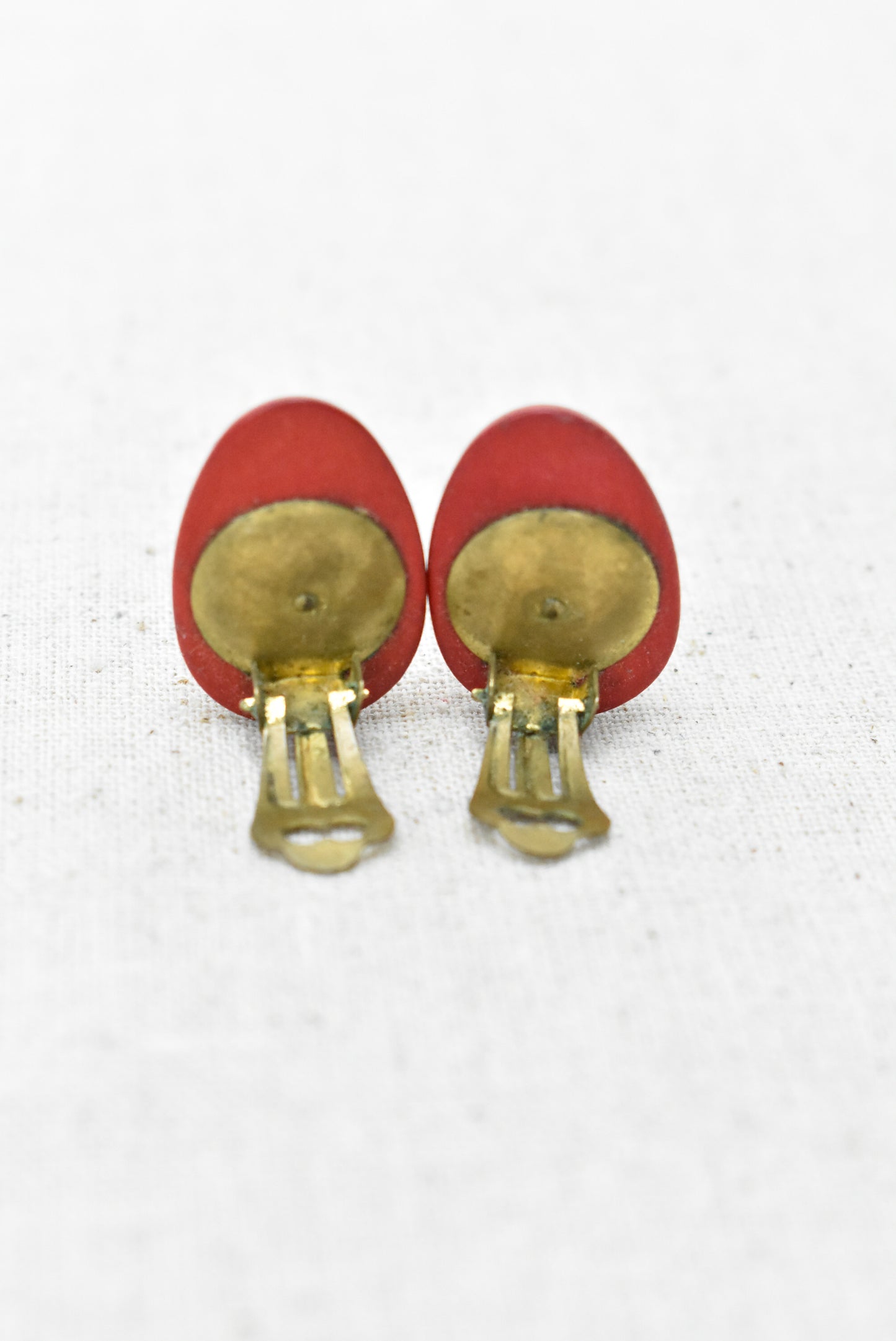 Retro red wooden clip on earrings