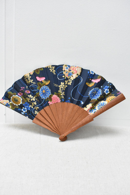 Olelé handmade spanish fan with custom leather pouch