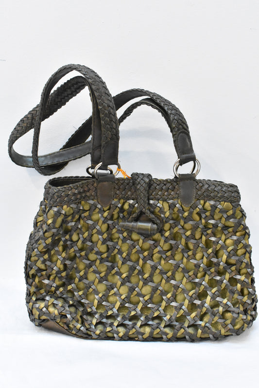 Woven shoulder bag