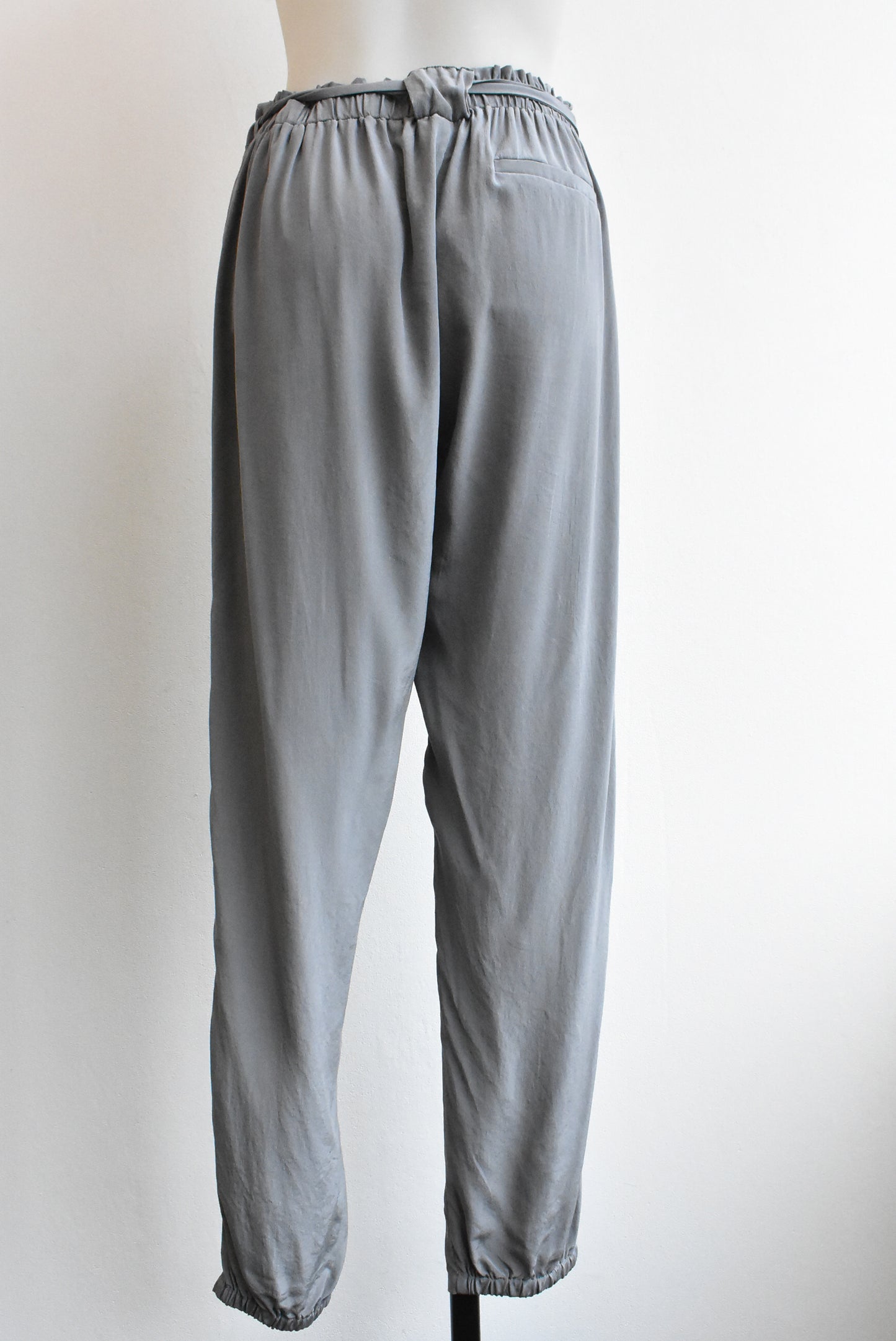 Max grey 100% silk pants, size 10