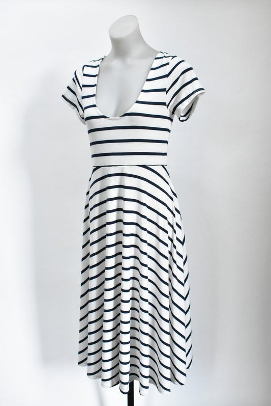 Flowy striped dress, M