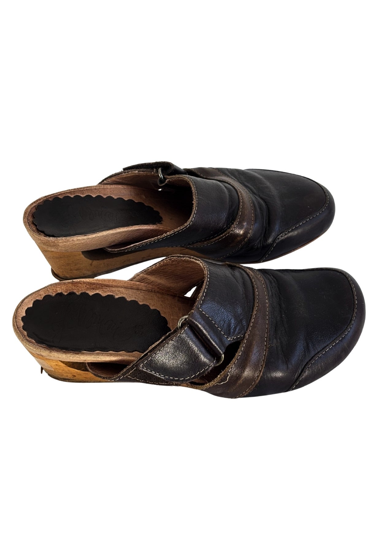 Brown leather sandals, 36