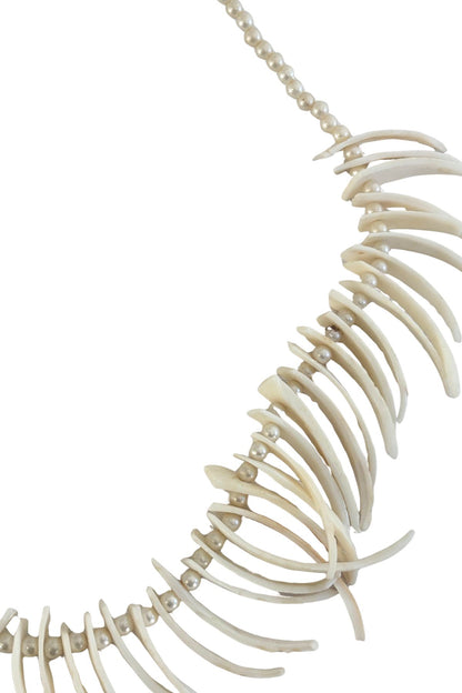 Vintage faux pearl spikey shell necklace